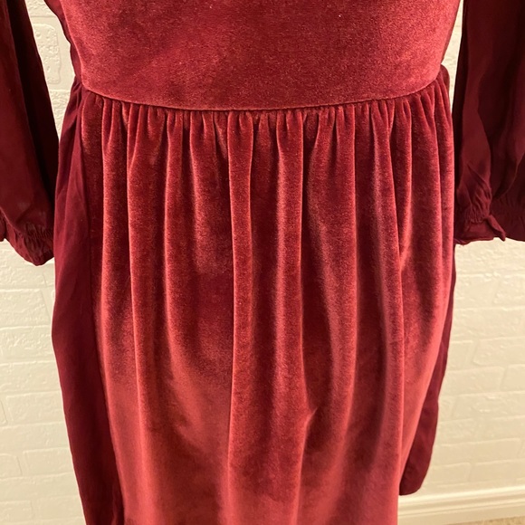 Girls Gap dress colour is rich burgundy - Picture 9 of 12